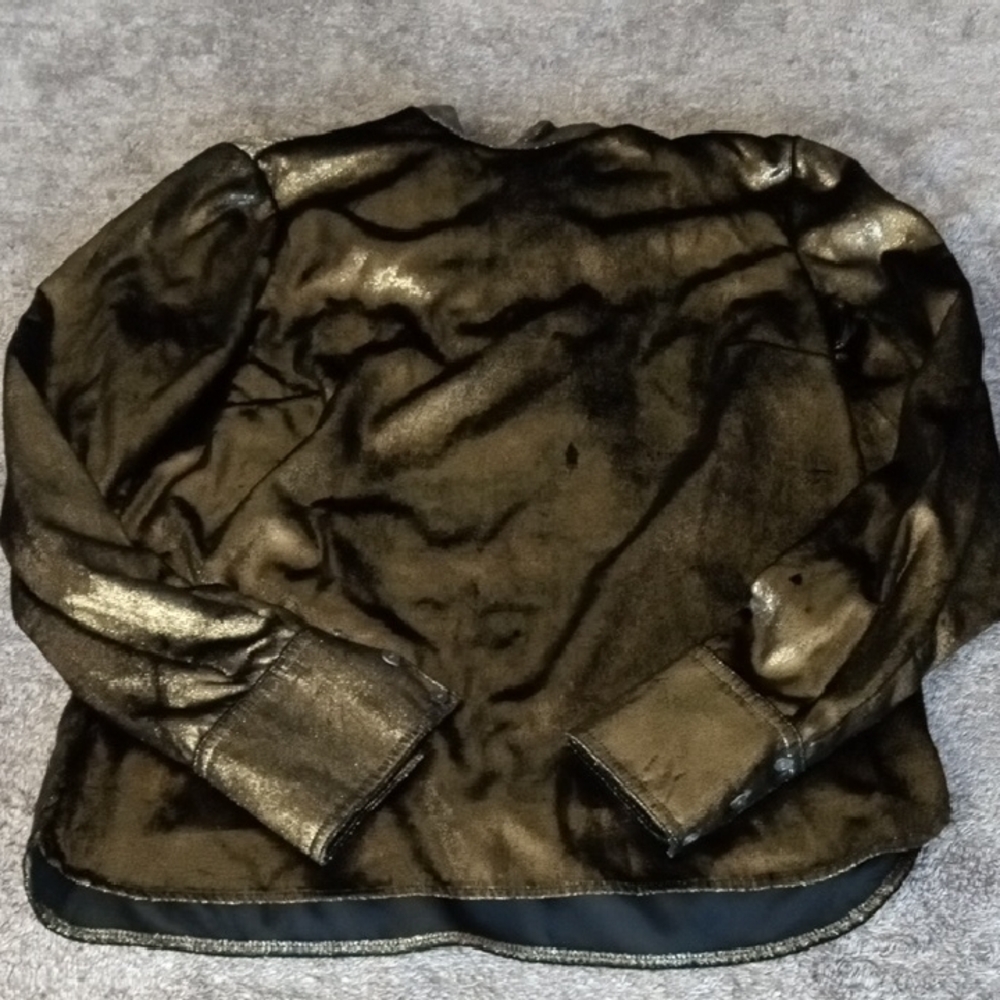 Frame Metallic Gold and Black Top